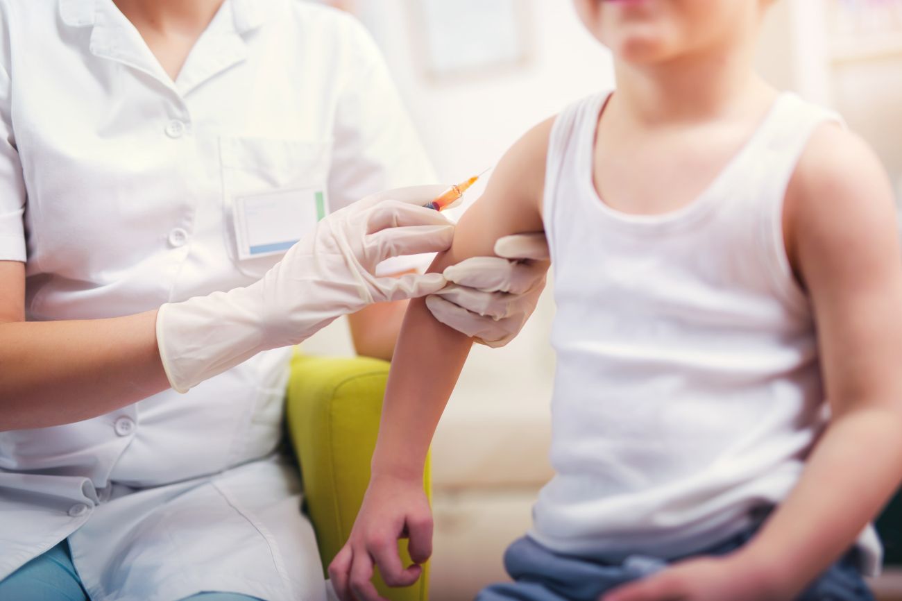 Antyszczepionkowcy uważają, że szczepionka MMR powoduje u dzieci autyzm