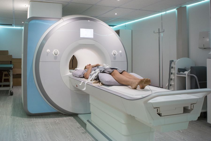 Rezonans magnetyczny (MRI) jest badaniem obrazowym zmian chorobowych w ciele pacjenta