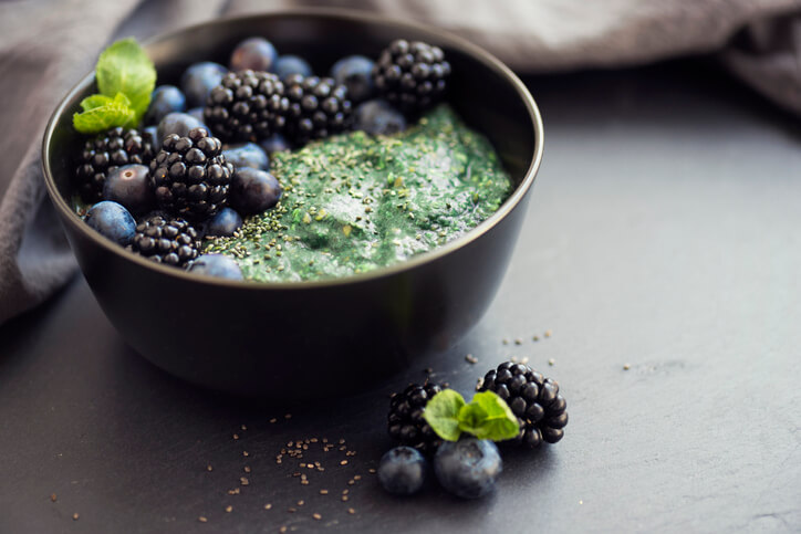 Spirulina jest suplementem diety lub żywnością i stanowi przede wszystkim wartościowe uzupełnienie diety.