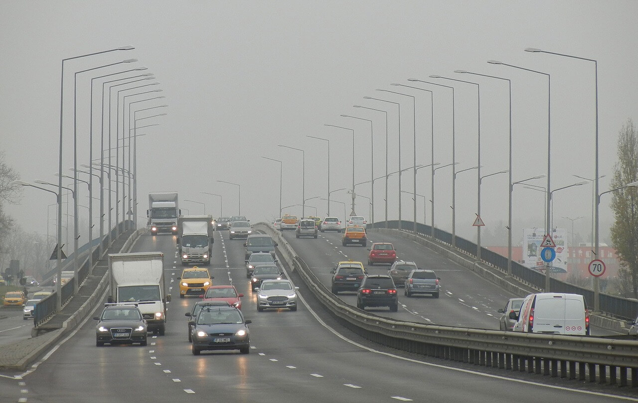Dzień Bez Samochodu to okazja, by zastanowić się nad skutkami zdrowotnymi zanieczyszczenia powietrza.