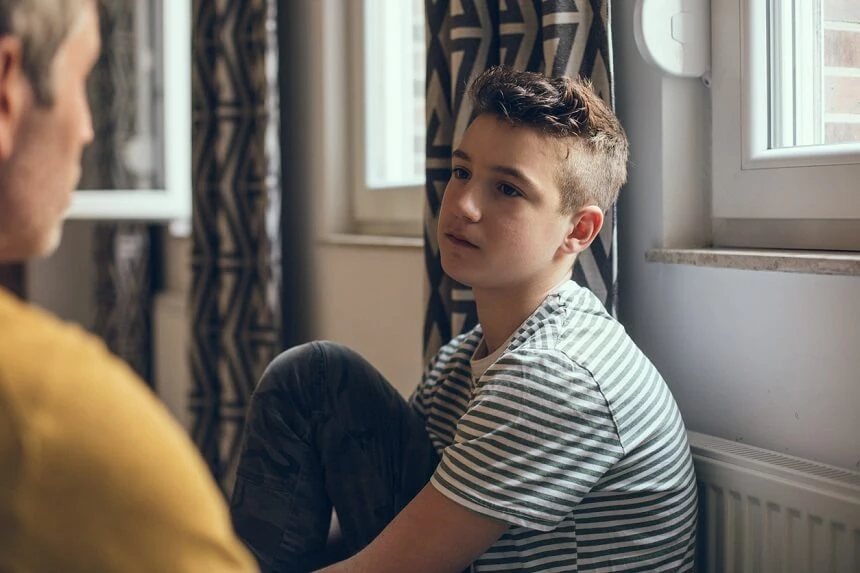Seksualność osób z autyzmem. Tożsamość płciowa kształtuje się już we wczesnym okresie życia. Rolą rodziców i opiekunów jest edukacja seksualna na temat relacji intymnych z druga osobą.