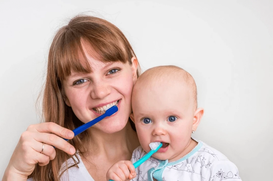 Dziecko powinno myć zęby przez 2-3 minuty.