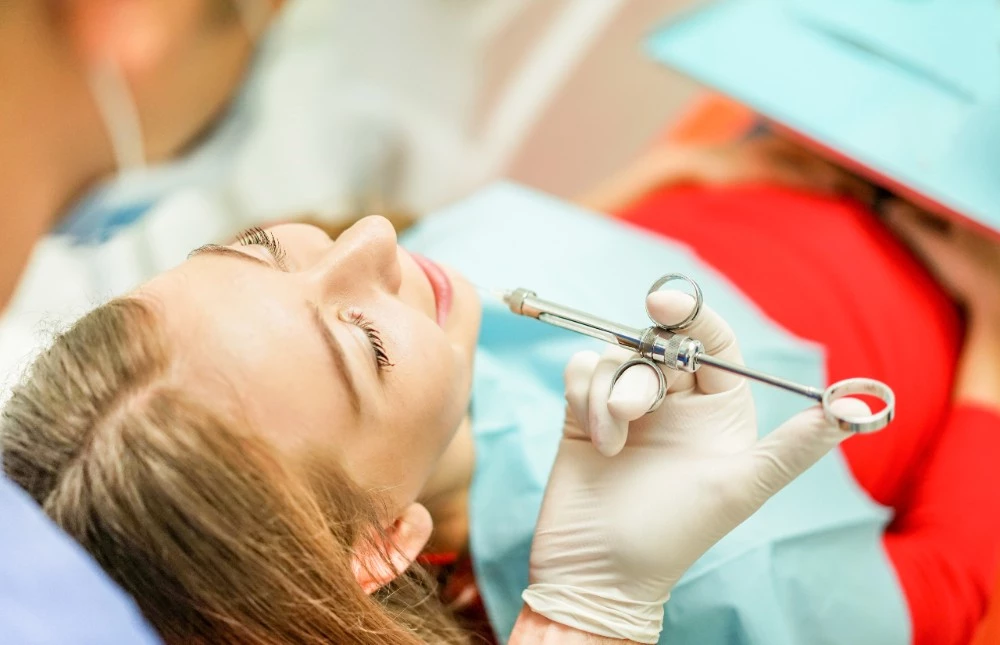 To maintain proper oral hygiene, all dental practices perform the so-called hygienisation. 