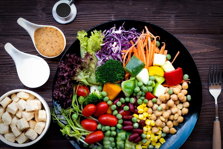 Dieta DASH pomaga osobom, które mają problemy z ciśnieniem. Jakie produkty spożywcze należy jeść?