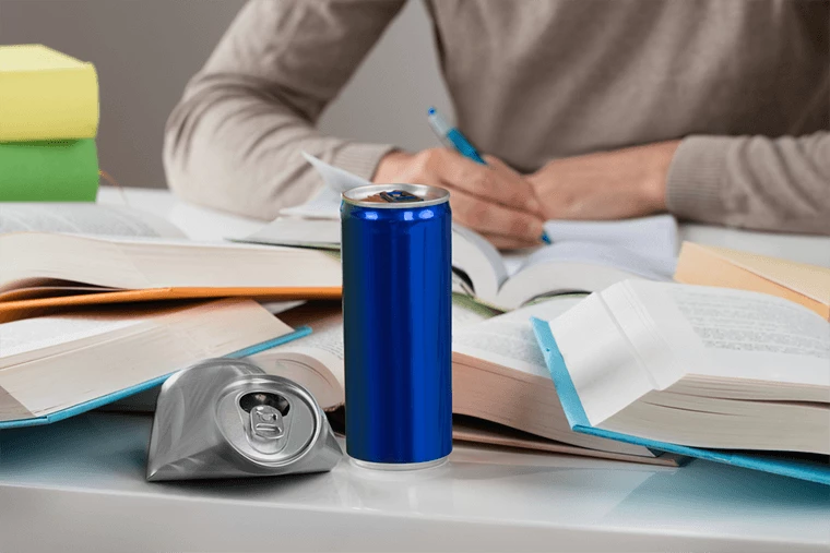 Energy drink wykorzystywany jest w celu poprawienia koncentracji (np. podczas sesji egzaminacyjnej czy przez osoby pracujące), jednak jego regularne spożywanie w nadmiarze może negatywnie wpływać na zdrowie.