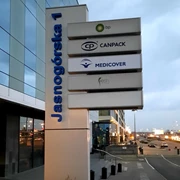 plac&oacute;wka Medicover Jasnog&oacute;rska widok budynku z&nbsp;zewnątrz