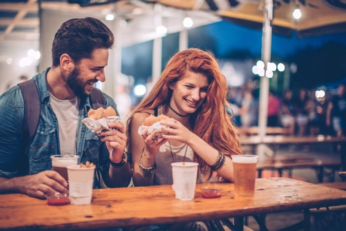 Zdrowa dieta i&nbsp;styl życia są ważne przed ciążą. Ogranicz tłuszcze, cukry i&nbsp;żywność typu fast food.