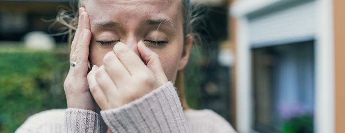 Ostre zapalenie zatok rozpoczyna się nagle i&nbsp;trwa nie dłużej niż 4 tygodnie