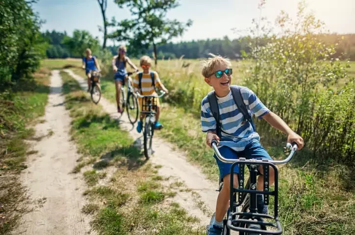 Bezpieczne wakacje podczas pandemii COVID-19