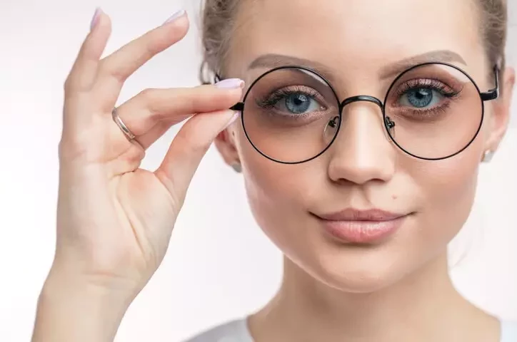 Czy warto kupić okulary przez internet? 