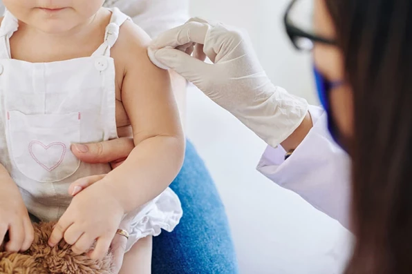 Wirus polio oraz szczepionka na polio.