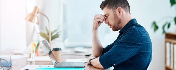 Siedzący tryb życia sprzyja rozwojowi chorób. Jak chronić zdrowie i dobre samopoczucie pracowników?