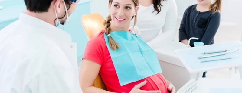Leczenie zębów w&nbsp;ciąży. Jakie zabiegi można robić u&nbsp;dentysty?