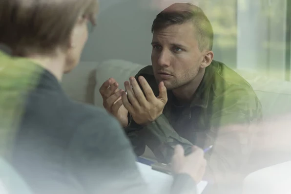 Kto diagnozuje PTSD? Psycholog lub psychiatra.