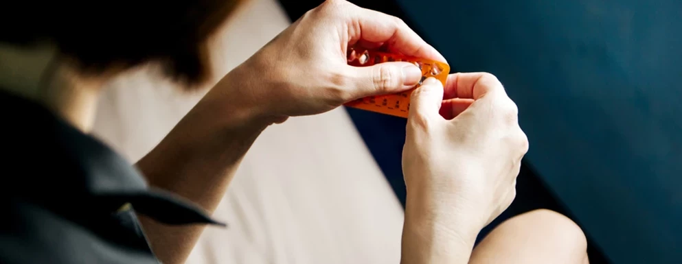 Niektóre leki przyspieszają metabolizm przyjmowanych hormonów, obniżając ich stężenie we krwi, a tym samym zwiększając ryzyko zajścia w ciążę.