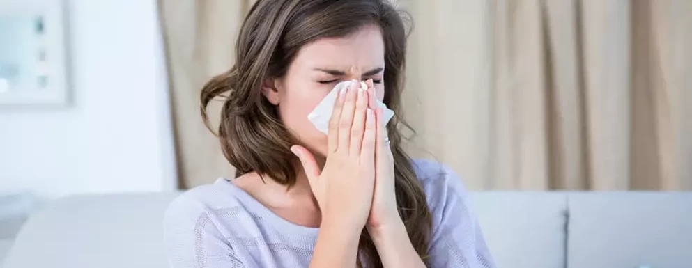 Wyróżniamy katar alergiczny, przewlekły i&nbsp;wirusowy. Ile trwa i&nbsp;jakie są sposoby na katar?