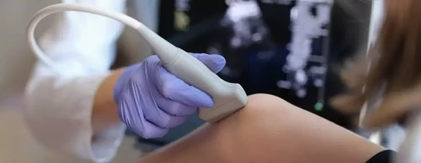 Badanie ultrasonograficzne w&nbsp;Gdańsku - diagnostyka urazów, zapalenia stawu kolanowego oraz innych uszkodzeń w&nbsp;obrębie kolana.