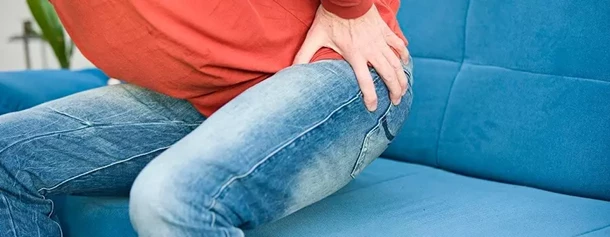 Ból biodra przy chodzeniu, ból w&nbsp;przedniej okolicy biodra, ból biodra promieniujący do kręgosłupa lędźwiowego — o&nbsp;czym świadczą te dolegliwości?