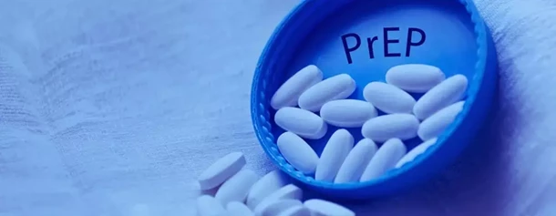 PrEP przeznaczony jest dla osób podejmujących ryzykowne zachowania. Terapia obejmuje badania, konsultację kwalifikującą oraz systematyczne przyjmowanie leku.
