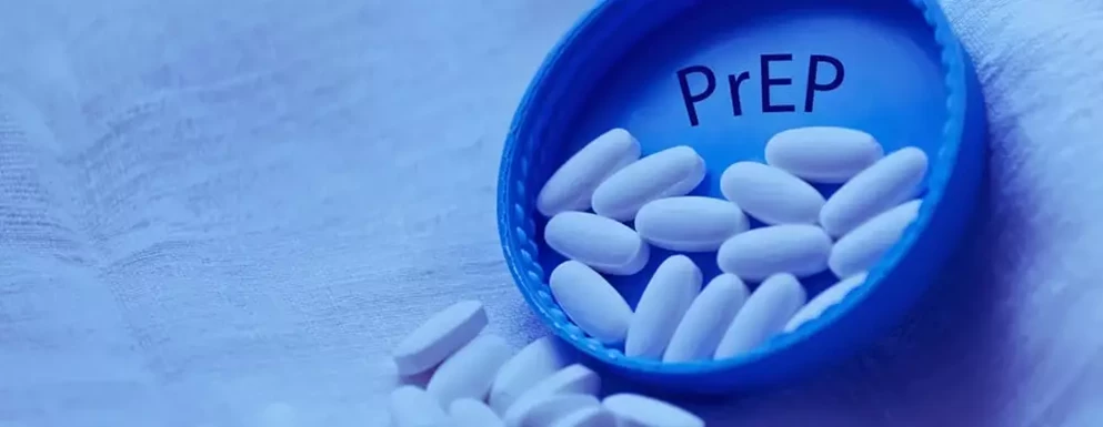 PrEP przeznaczony jest dla osób podejmujących ryzykowne zachowania. Terapia obejmuje badania, konsultację kwalifikującą oraz systematyczne przyjmowanie leku.