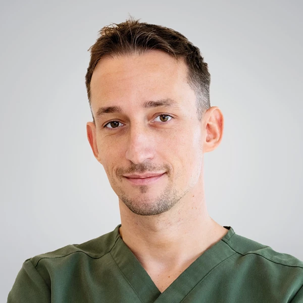 Lek. Piotr Porębski